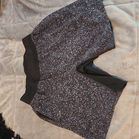 Lululemon Men's SHORTS - Picture 1 of 4